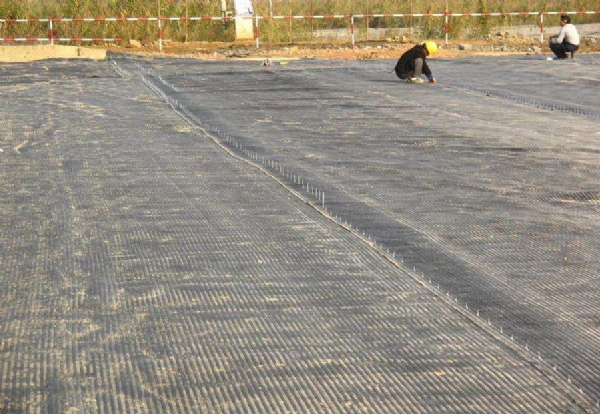 雙向塑料土工格柵是怎樣施工的