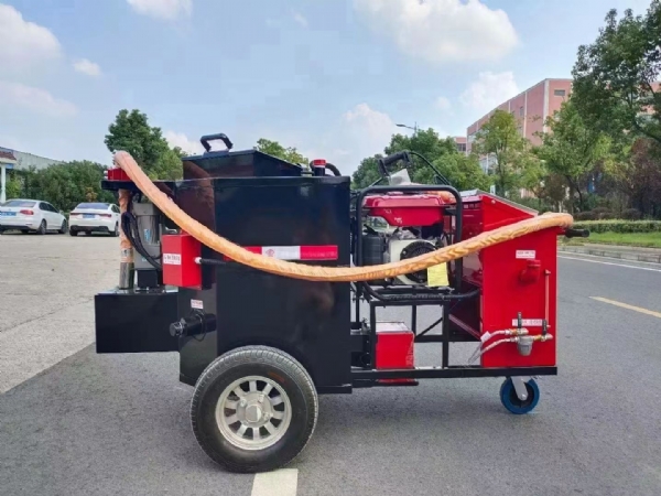 100升瀝青灌縫機到貨如何操作